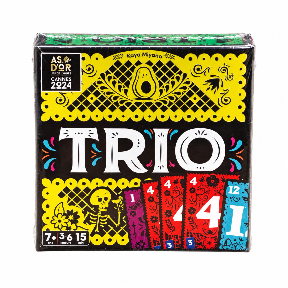 Trio sur fond blanc